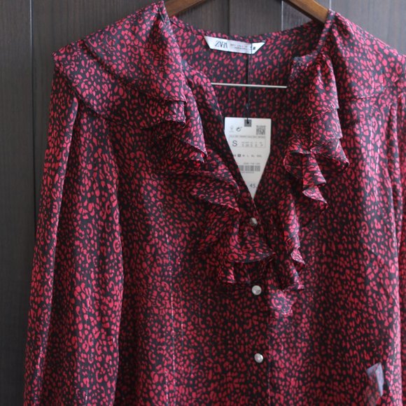 NWT Ruffled Animal Print Red Blouse. - Picture 3 of 6
